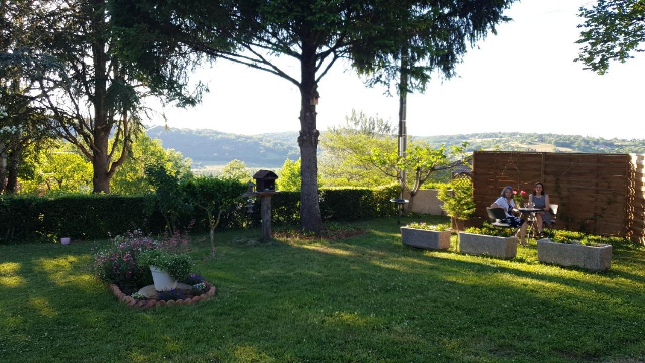 Suite indépendante de 66m2 tout confort et calme Villefranche-de-Rouergue Exterior foto