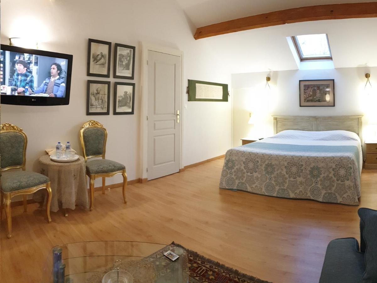 Suite indépendante de 66m2 tout confort et calme Villefranche-de-Rouergue Exterior foto